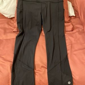 Black pocket lulu leggings